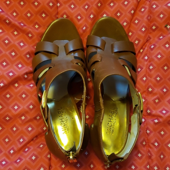 Michael Kors tan strappy sandals. Size 7. - Picture 2 of 11